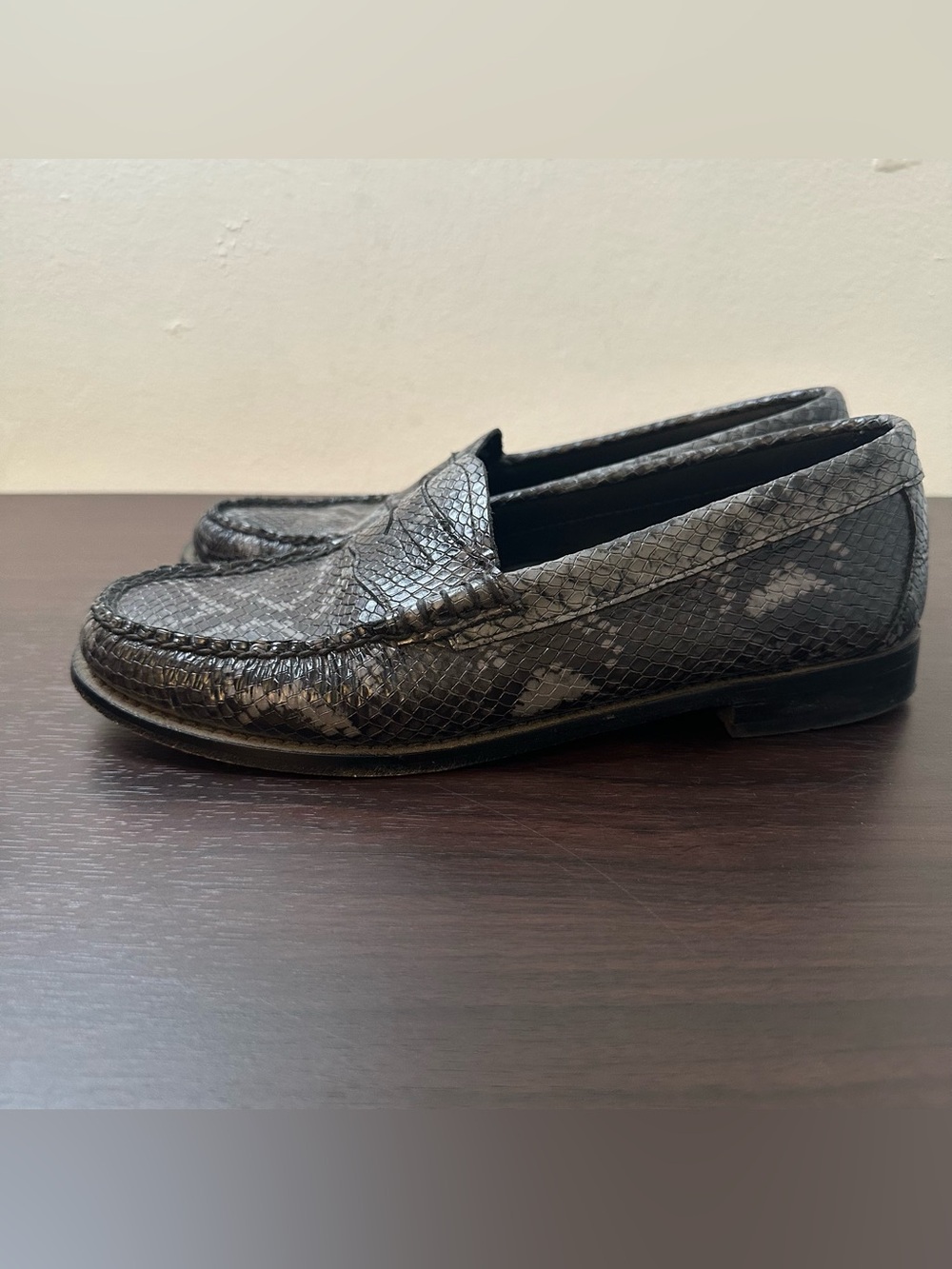 G.H. Bass Weejuns Black Leather Snakeskin Embossed Whitney Comfort Loafers 7 - Picture 7 of 14